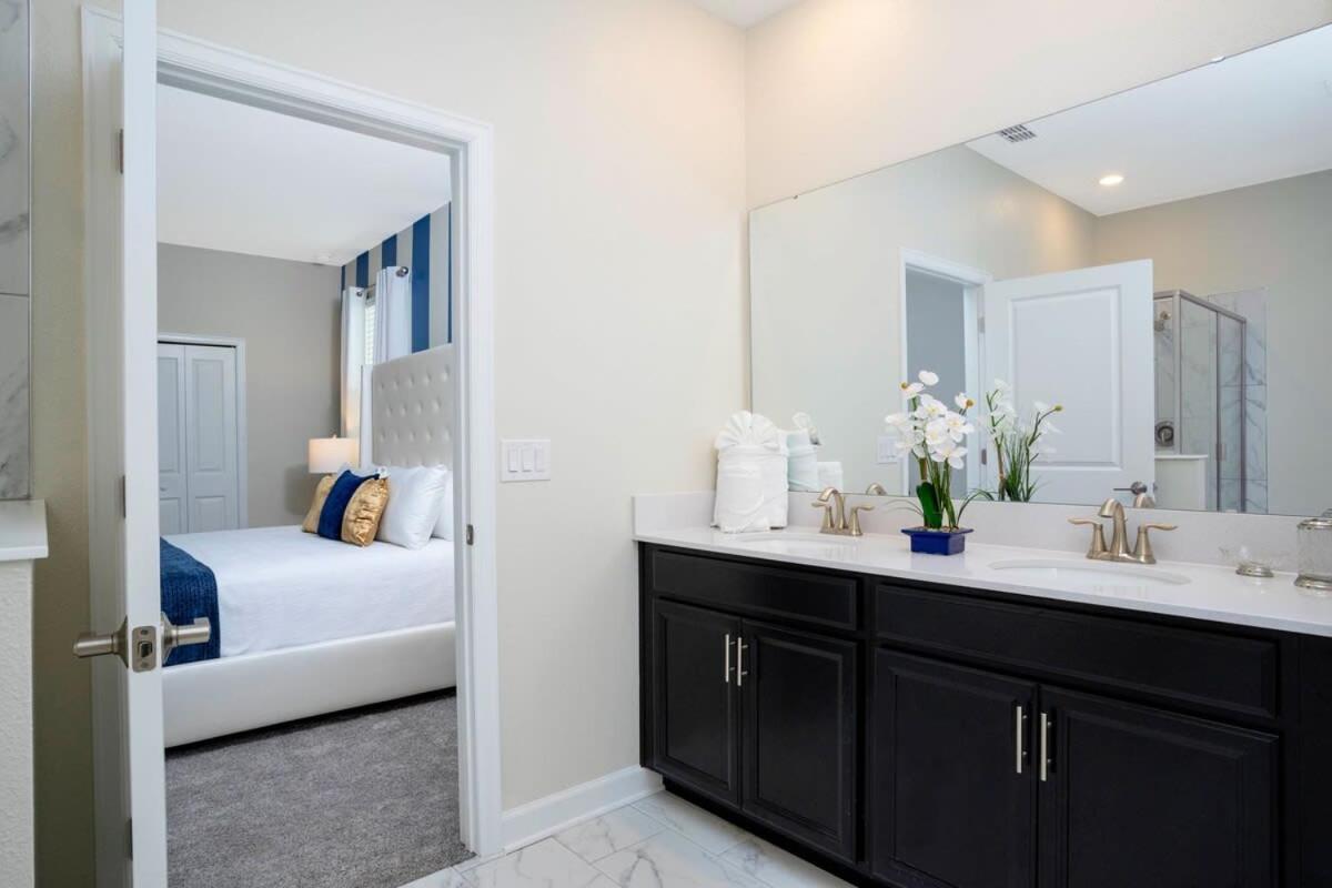 Marvelous 7bd/5ba Family Friendly W/ Gameroom & Pool Close To 1201 *