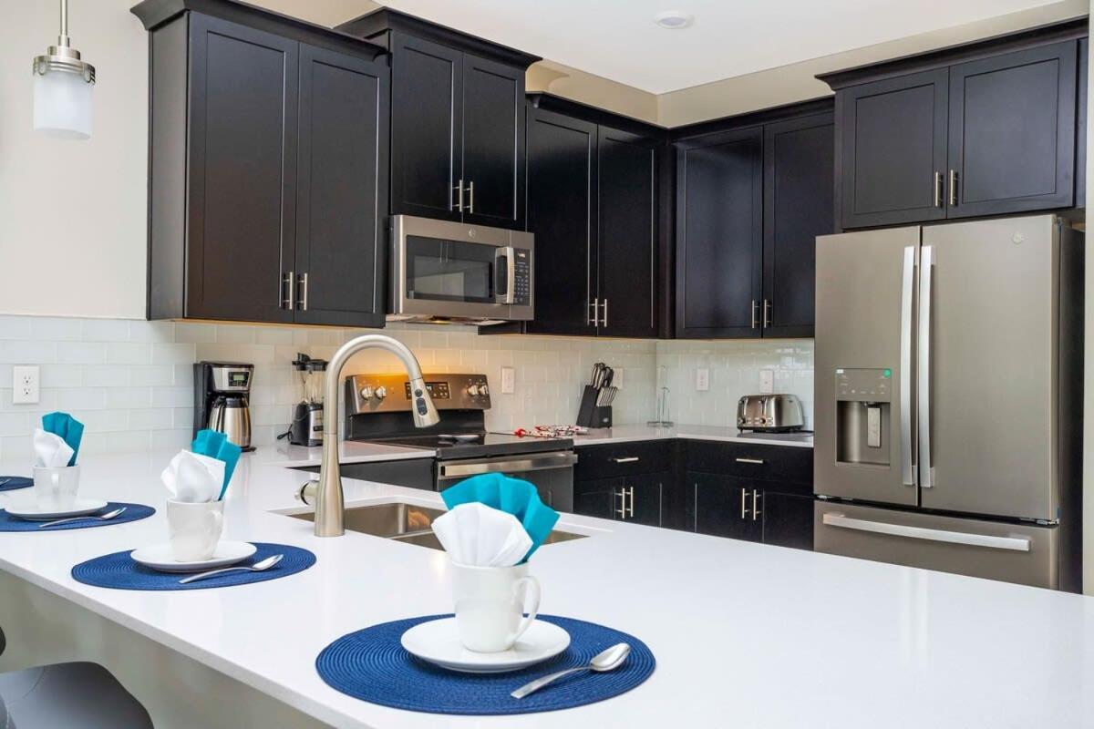 Marvelous 7bd/5ba Family Friendly W/ Gameroom & Pool Close To 1201