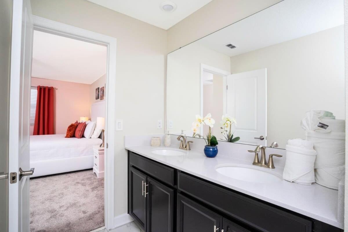 Marvelous 7bd/5ba Family Friendly W/ Gameroom & Pool Close To 1201